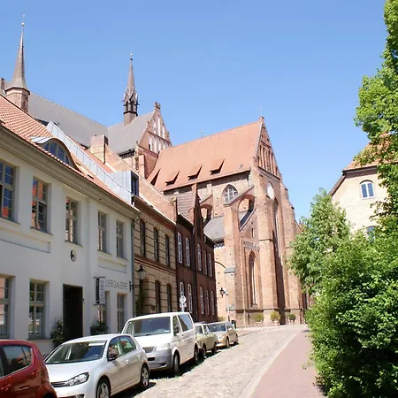 Altstadt-fairmietung Gartenblick 2 Og Rechts - Abc543 דירה